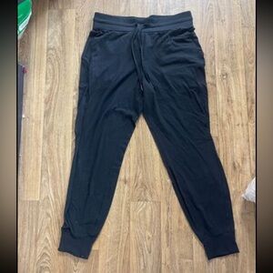 Black lululemon jogger